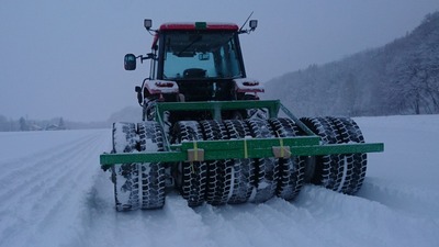 始まりました雪踏みローラー威力発揮